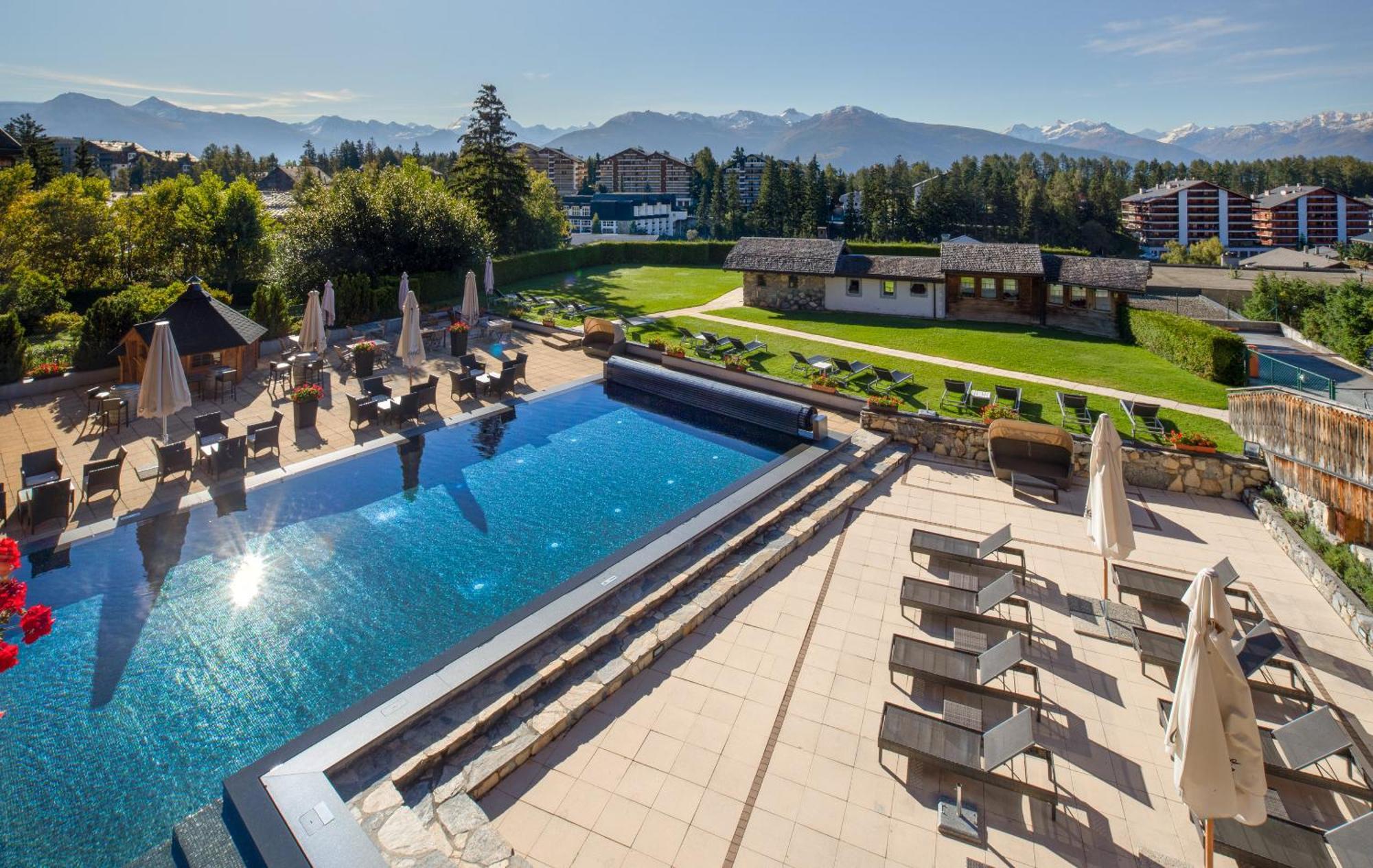 Hostellerie Du Pas De L'Ours "Relais Et Chateaux" ครองส์มอนตานา ภายนอก รูปภาพ